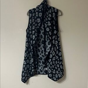 Elegant Black and Gray Leopard Print Women's Vest